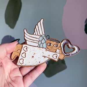 St Andrews Abbey ceramic Heart Angel - Valyermo Abbey